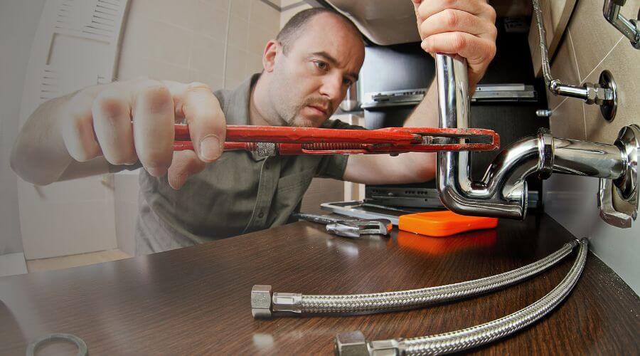 Expert burst pipe repair services in Ronceverte, WV